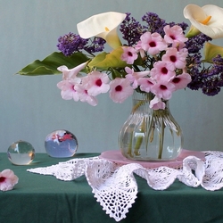 Jigsaw puzzle: Flowers and glass balls