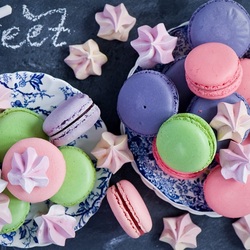 Jigsaw puzzle: Macaroons or almond cakes