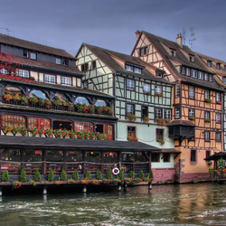 Jigsaw puzzle: Colorful houses of Alsace