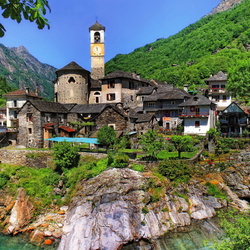 Jigsaw puzzle: Church in the mountains
