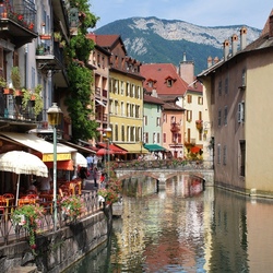 Jigsaw puzzle: Town in the French Alps