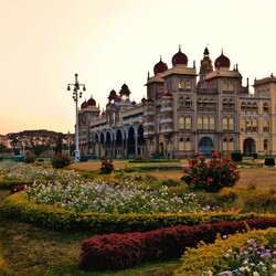 Jigsaw puzzle: Mansour Palace. India