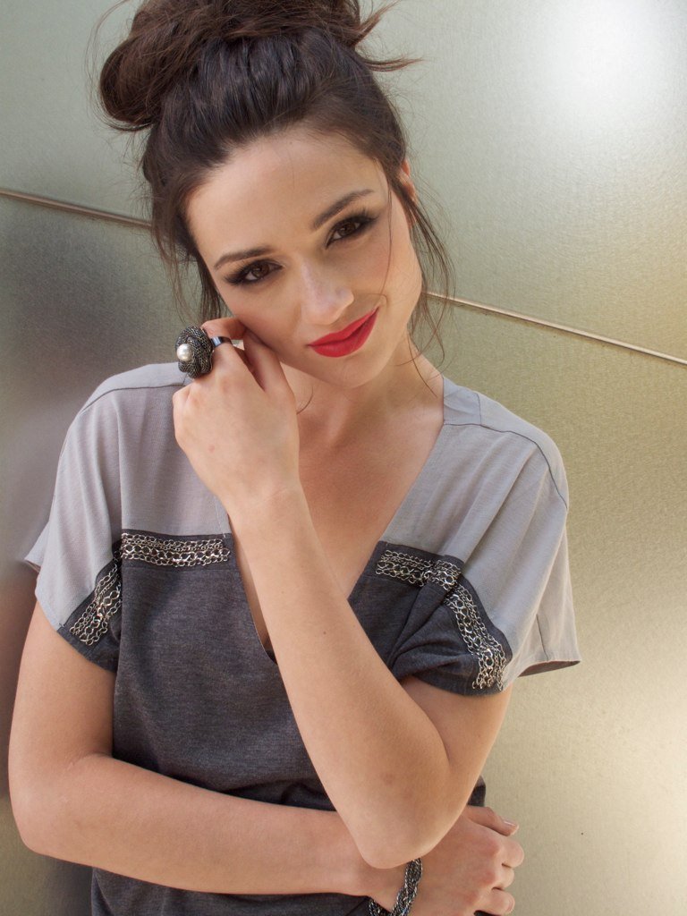 Jigsaw puzzle «Crystal reed» - solve jigsaw puzzles online | PuzzleIt