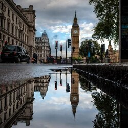Jigsaw puzzle: Reflection of London