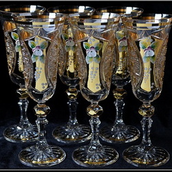 Jigsaw puzzle: Bohemian glass champagne glasses