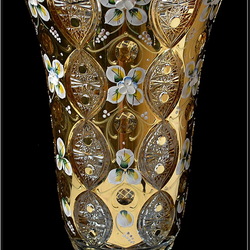 Jigsaw puzzle: Bohemian crystal flower vase