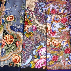 Jigsaw puzzle: Pavloposad shawls