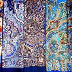 Jigsaw puzzle: Pavloposad shawls