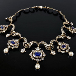 Jigsaw puzzle: Necklace with sapphires and diamonds