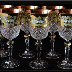 Jigsaw puzzle: Bohemian crystal wine glasses