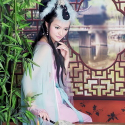 Jigsaw puzzle: Girl in chinese costume