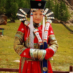 Jigsaw puzzle: Girl in Mongolian costume