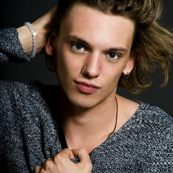 Jigsaw puzzle: Jamie Campbell Bower