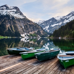 Jigsaw puzzle: Lake in the mountains