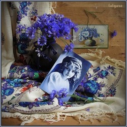 Jigsaw puzzle: Girl with cornflowers