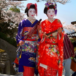 Jigsaw puzzle: Girls in Japanese costumes