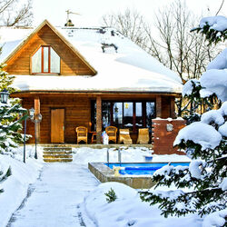 Jigsaw puzzle: Cottage in winter