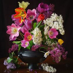 Jigsaw puzzle: Tulips and lilacs