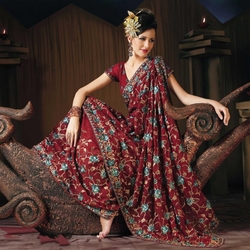 Jigsaw puzzle: Girl in indian sari