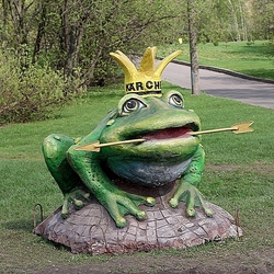Jigsaw puzzle: Princess Frog in a Moscow park
