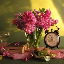 Jigsaw puzzle: Still life with pink hyacinths