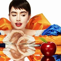 Jigsaw puzzle: Snow White. Lily Collins