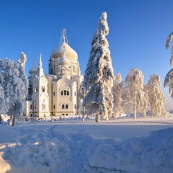 Jigsaw puzzle: Holy Cross Cathedral of the Belogorsk St. Nicholas Monastery