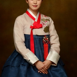 Jigsaw puzzle: Girl in korean costume