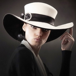 Jigsaw puzzle: Girl with hat