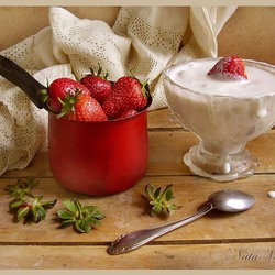 Jigsaw puzzle: Strawberry with cream