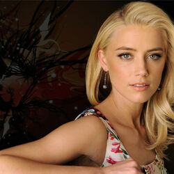 Jigsaw puzzle: Amber Heard