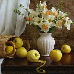 Jigsaw puzzle: Daffodils and apples