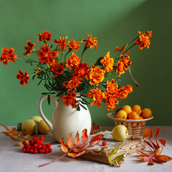 Jigsaw puzzle: A bouquet of marigolds