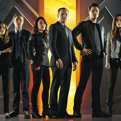 Jigsaw puzzle: SHIELD agents