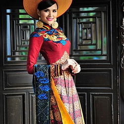 Jigsaw puzzle: Girl in vietnamese costume