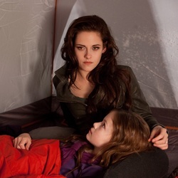 Jigsaw puzzle: Bella and Renesmee