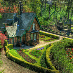 Jigsaw puzzle: Edinburgh. Gardener's house