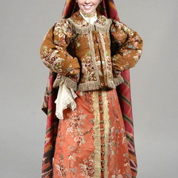 Jigsaw puzzle: Girl in Russian costume