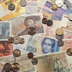 Jigsaw puzzle: Banknotes and coins