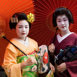 Jigsaw puzzle: Girls in Japanese costumes