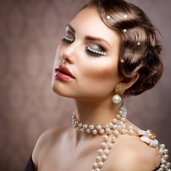 Jigsaw puzzle: Girl in pearls