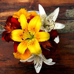 Jigsaw puzzle: Lily bouquet