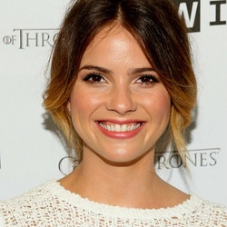 Jigsaw puzzle: Shelley Hennig