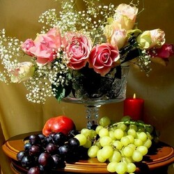 Jigsaw puzzle: Roses and grapes