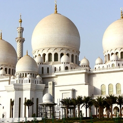 Jigsaw puzzle: Sheikh Zayed White Mosque in Abu Dhabi