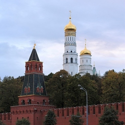 Jigsaw puzzle: View of the Kremlin from a river steamer