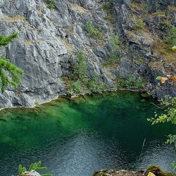 Jigsaw puzzle: Emerald water