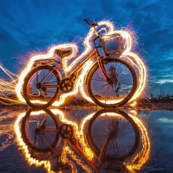 Jigsaw puzzle: Glowing bike