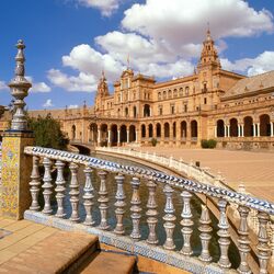 Jigsaw puzzle: Square in Seville