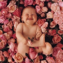 Jigsaw puzzle: Kid on a flower carpet